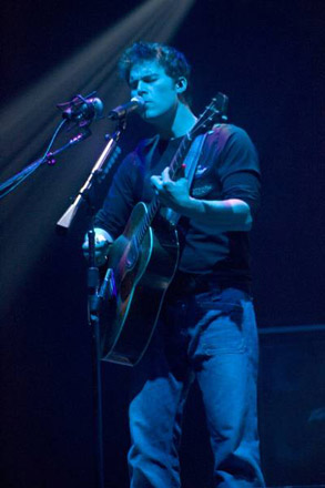 Nickelback - Nickelback, the guitarist performing live, totally amazing!
