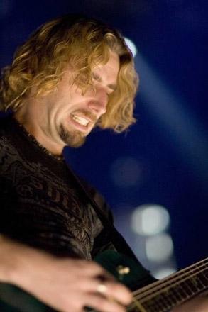 Nickelback - Nickelback, the singer performing live.