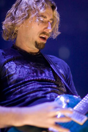 Nickelback - Nickelback, the singer here performing, amazing act!