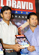 Rahul Dravid - Sachin releasing Rahul's biography