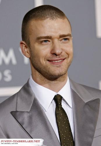 Grammys - Justin at Grammys