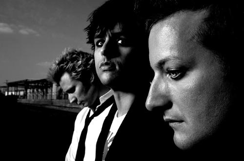 Green Day - Green Day's Pic Created In The Memories Of 'Wake Me Up When September Ends'