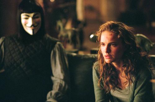 v - this pic shows the scene where V n the actress r watching a movie