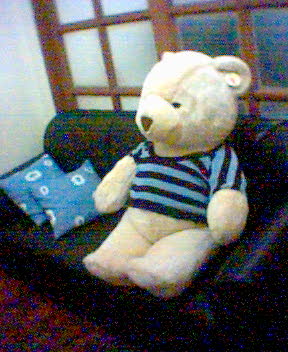 bear hugs - my 3-ft teddy bear, a gift from my boyfriend. i used to sleep with my teddy bear whenever my boyfriend is not around. 