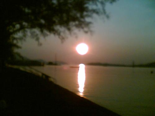pemandangan waktu senja di lumut, perak - sape nak datang perak jemput la...saya boleh bwk anda pergi lumut.......
