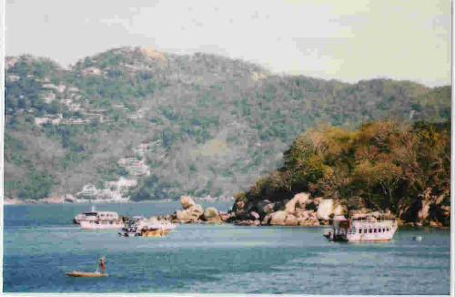 Mexico - Another beautiful picture of Acapulco, Mexico.