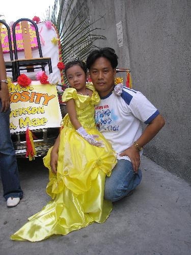 trisha & daddy - my baby trisha & daddy Robert, daddy & daughter they look good together bcoz they love each other so much!