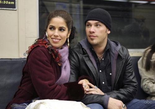 Hilda and Santos - Hilda and Santos stuck in the train accompanying Justin to the theatre