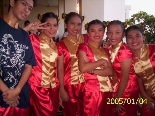 Chinese festival Dance - this is taken during our P.E Nite in school...we danced 2 kinds of Chinese dance...it was such a cute and unforgettable experience...