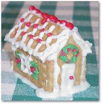 Graham Cracker Mini-Houses - How cute are these? Just had to share.