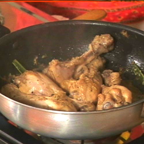 Lemongrass Chicken - Ingredients: 4-5 chicken legs  juice of 1-2 lemons  1 tsp ginger paste  1 tsp garlic paste  salt - to taste pepper - to taste 2 tsp honey  oil - for shallow frying  4-5 tbsp water a bunch of fresh lemon grass   Method: Marinate the chicken in lemon juice, ginger paste, garlic paste, salt and pepper.  Heat some oil in a non stick pan, add the chicken marinade and stir for a few minutes.  Drop in the lemon grass, mix and add the water.  Cover and simmer for about 20 mins or till done. Now add the honey, mix well and cover again for a few minutes.  Serve with a lemon wedge.