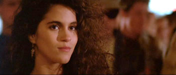 Star - Image of Jamie Gertz as Star in the vampiric movie 'The Lost Boys'