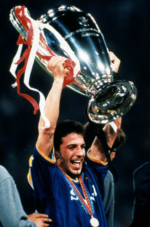 Winner - Del piero with trophy