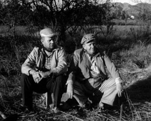 Old photo of folk, could be Italian! - Two blokes sat down