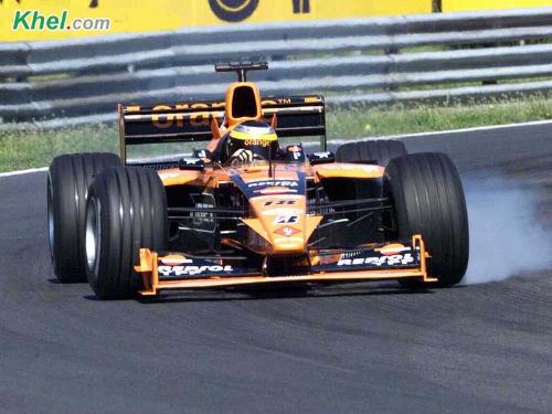 rocking racing car - this is a photo of a rocking racing car , it is a photo taken from the race .