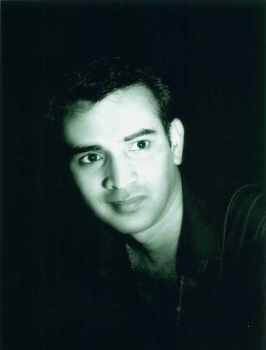 Modeling - I got this pic in a photo session which was force by my friend say i can have some nice pic like models do.