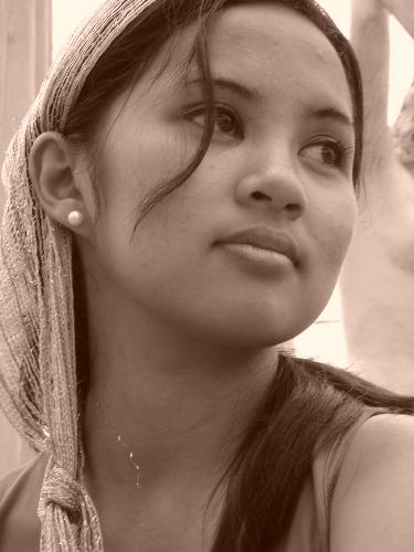 snapshot - this picture is taken by my classmate for our photography subject. she can't find a perfect angle so she just too this out of the blue.. i think this shot is really good!;p