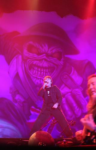 iron maiden - bruce dickinson at 'eddfest' in India