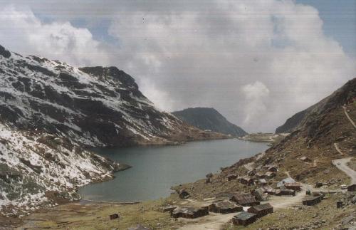 Sikkim - Changu Lake - The breathtakingly beautiful Sikkim ... Frozen lakes, snow falls, hot momos, huge yaks, the untouched terrain, yumthang valley of flowers, handsome army personnel, cute guys .. all this and more.. Sikkim is not a one time visit place.. You go there and surely will fall in love with it. Best time to go: April-May