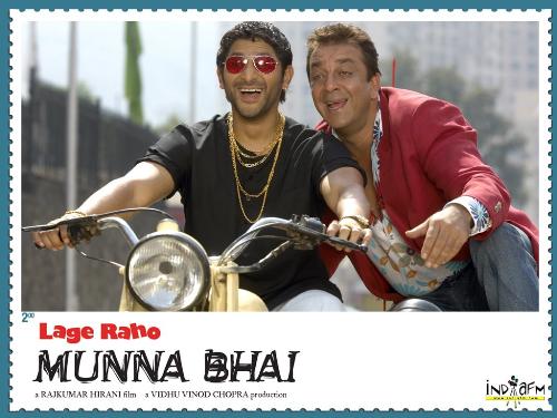 Munna and Circuit back in acton - This is probably the best comedy India has yet produced.