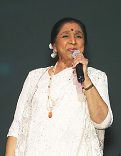 ashaji - Asha Bhonsle....a lving legend