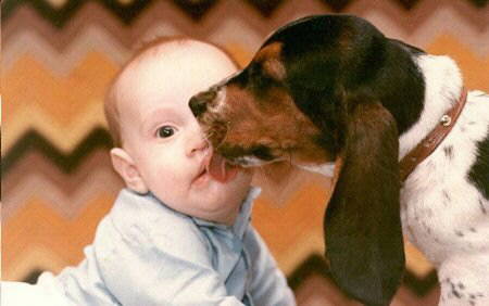 Baby gets a kiss - Here's a big kiss for ya