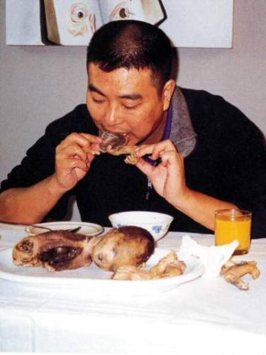 Is this photo true or edited? - Do you believe this photo is true and not computer edited?
Do you think there&#039;s really people eating human flesh?