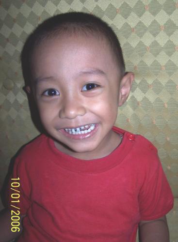 My son Ario - My youngest son Ario, 5 years now. Talkative in 3 languages: Bahasa Indonesia, Sunda, and English. I love him and try very hard for him to have good educations, may God help us, Amen.