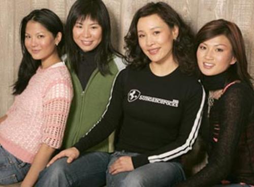 these are the cast - these are the cast of saving face...from left: lynn chen, alice wu(director)joan chen and michelle krusiec.