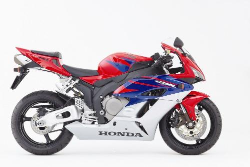 Honda CBR 600 cc 2005 - road runner on red-blue-white strips