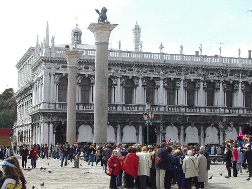 milano - its milano photo