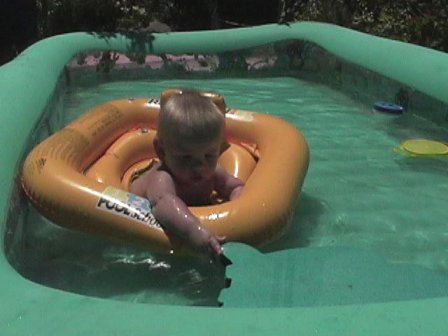 Learning to swim - The kids swimming