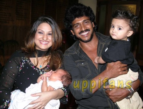 Upendra Family Photo - The real star of Kannada film Industry.