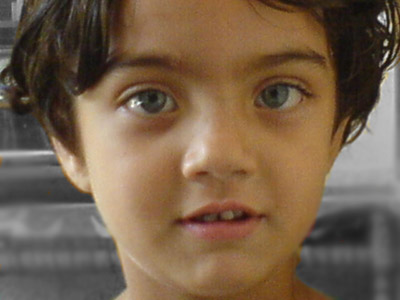 Cute little girl! - The name of this little girl is Misba. She is my little sweet niece. In the picture she is looking like 6/7 years old. But shes only 4 years old. ;)