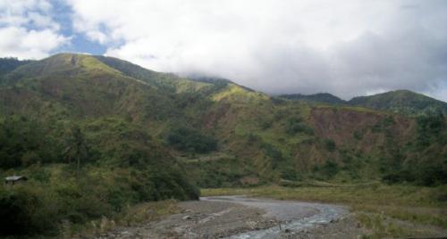 on the way to la union, deforested and landslide - poor Philippines, it was a beautiful gift from god but people just waste it..