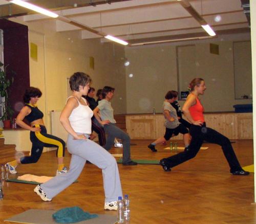club aerobic - aerobic in health club