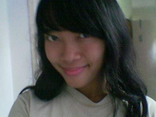 Nadia Fathannisa - im a girl from indonesia, and i want to find many friends from around the world