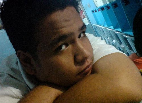 How do I look??? - I don't know how to pose for pictures. Tried this pose and I felt awkward. :)