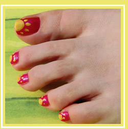 Sunny toes - dark red nail polish with sun design