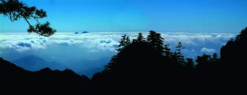 Paradise on earth - Baiyun Mountain clouds