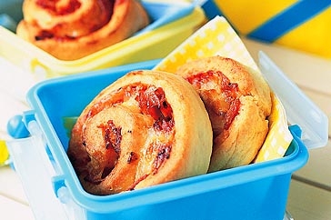 Ham, Pineapple And Cheese Pizza Scrolls - ham, pineapple and cheese pizza scrolls are great for lunch.