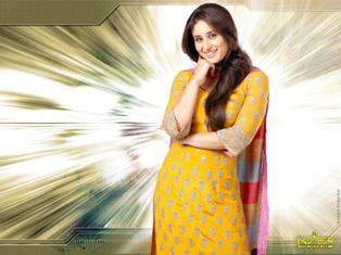 suits - kareena looks so damn prett in Punjabi suis