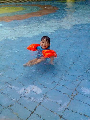 Water baby - Qiffy is not even 4 and he's so confident in the water. I'm so proud of him!