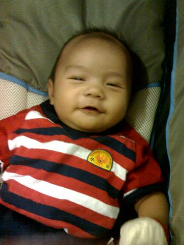 my baby smile - isn't he soooo cute !
