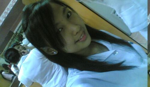 it'z me - im long haired chinky eyed lil' girl, i'm aproachable and friendly.