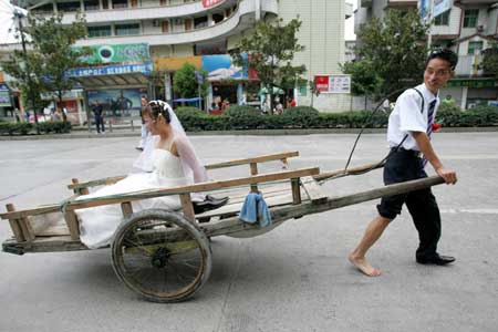 wedding car - how special wedding car this is.it's so romantic and meaningful. i think very few couples have this kind of experience. anyway,what is your wedding car???
