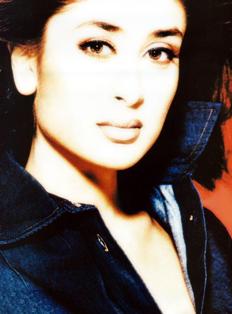 kareena -  This is a very old photograph of hers . This is not that great in qualit but i Wanted to share it because i have shared almost all the photographs of hers .