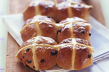 Hot Cross Buns - Come on it is easter time, time to make hot cross buns