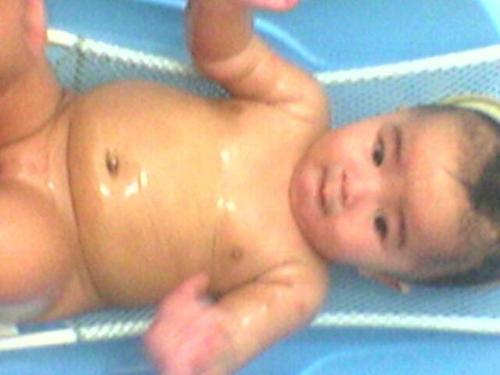 baby bath - my baby loves to take a bath