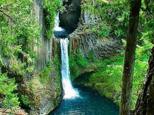 Waterfalls  - A beautiful Waterfall Near Crater Lake in Oregon